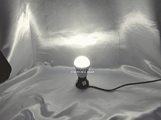 ＬＥＤ電球・電球交換ＬＥＤ電球８Ｗ・昼白色・写真２【ＬＥＤ電球・電球型ＬＥＤ電球】